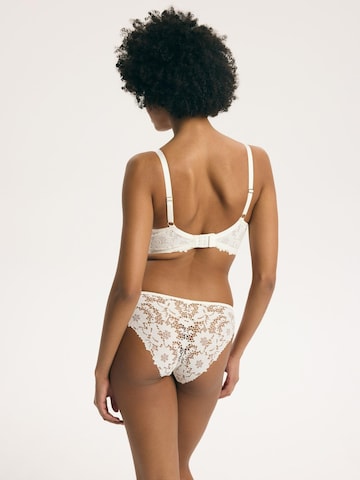 Panty 'Slip Luna, florale Spitze, mit Baumwollzwickel, normale Leibhöhe' di ESOTIQ in beige