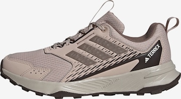 Chaussure de course 'Tracefinder' ADIDAS TERREX en gris : devant