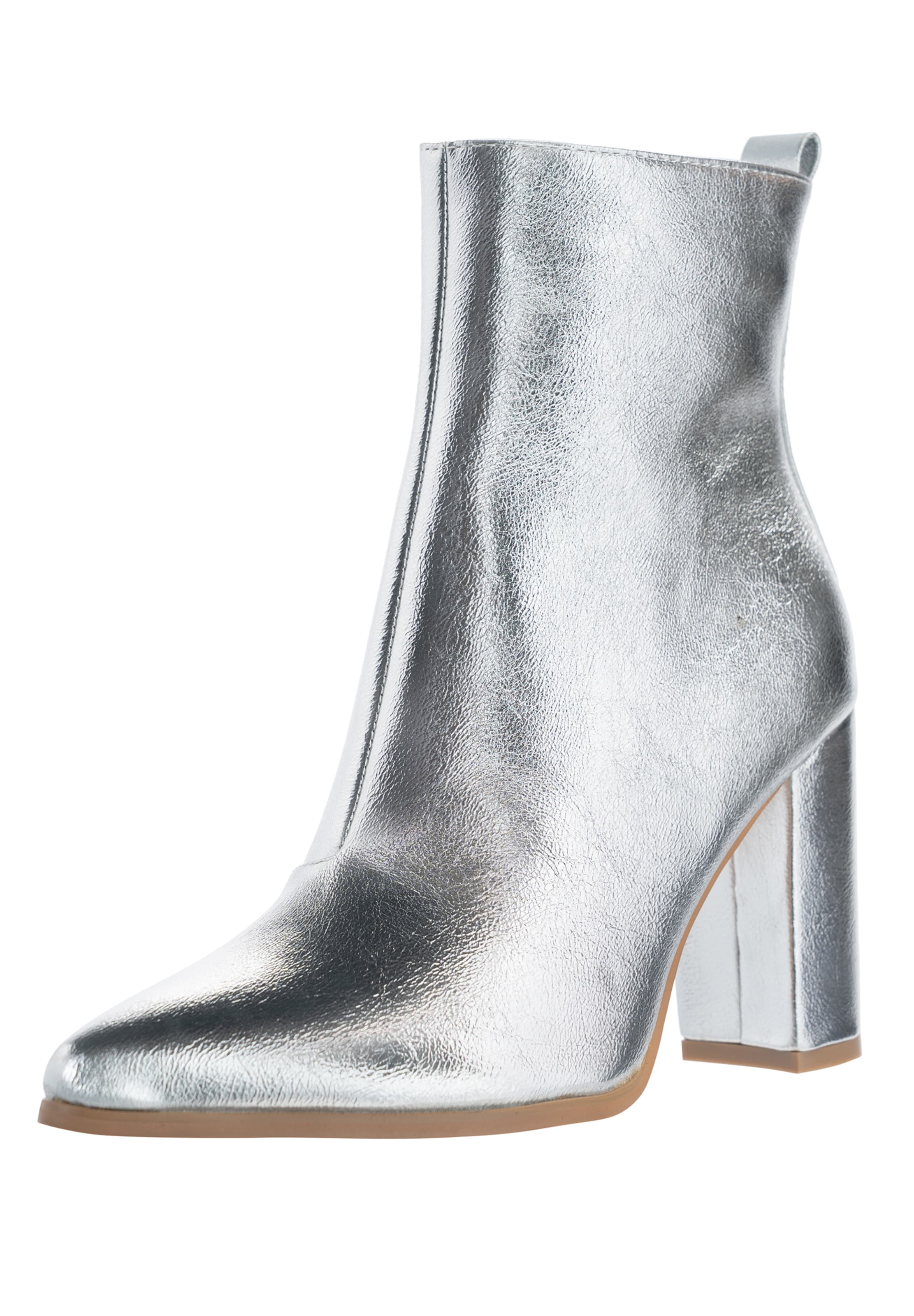 Salinyang Bootie in Silver: front