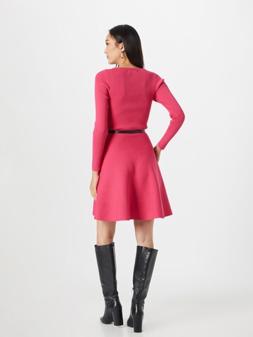 Karen Millen Úpletové šaty – pink