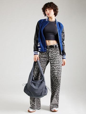 Top di Superdry in nero