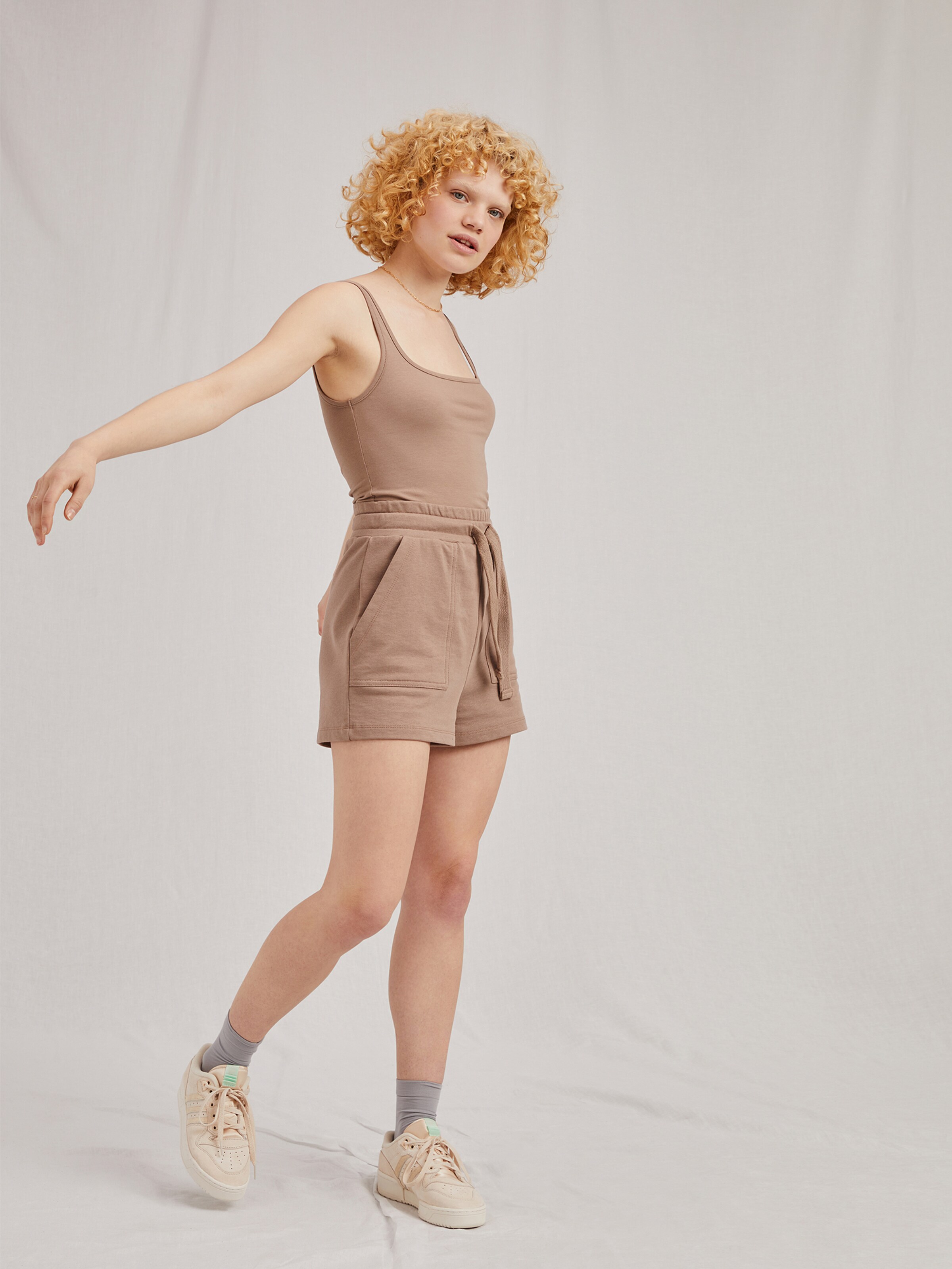 Frauen Große Größen A LOT LESS Shorts 'Liv' - (GOTS) in Beige - QT34756 Frauen Große Größen A LOT LESS Shorts 'Liv' - (GOTS) in Beige - QT34756