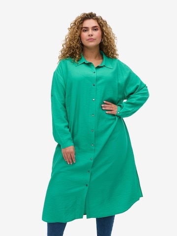 Robe-chemise 'XFAHIT' Zizzi en vert : devant
