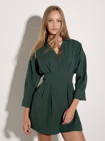 Apricot Jurk ' ' in Groen: voorkant
