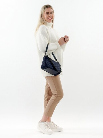 Emily & Noah Schultertasche 'Nikita' in Schwarz