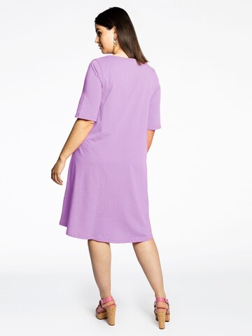 Yoek Dress in Purple