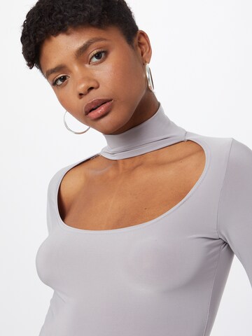 Femme Luxe Shirt 'Allie' in Grau