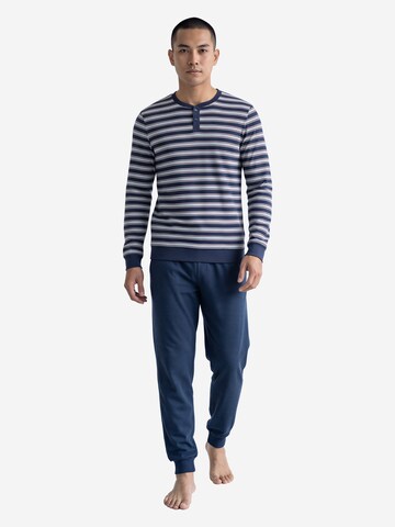 Phil & Co. Berlin Pyjama ' Soft and Cozy ' in Blau: Vorderseite