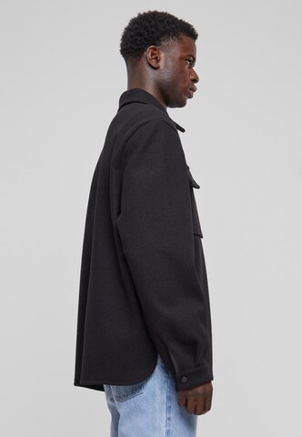 Urban Classics Comfort Fit Φθινοπωρινό και ανοιξιάτικο μπουφάν σε μαύρο