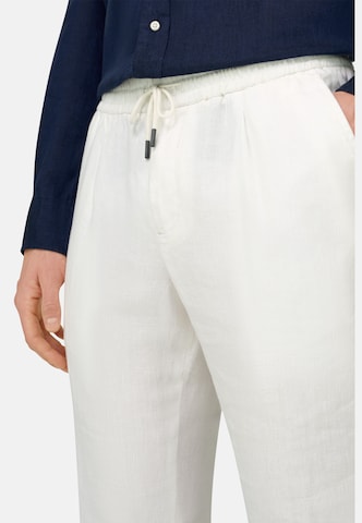 Coupe slim Pantalon chino Boggi Milano en blanc