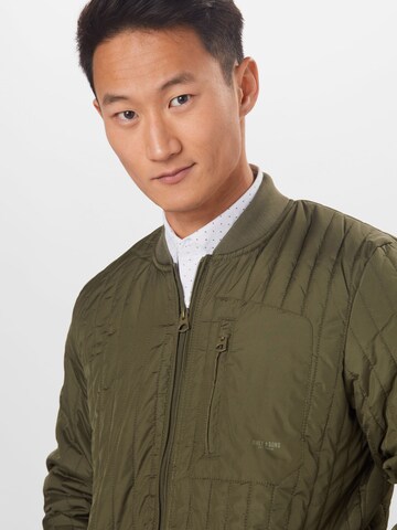 Veste mi-saison 'ONSVINCENT LIFE QUILTED JACKET OTW' Only & Sons en vert