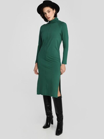 Madnezz House - Vestido en verde: frente