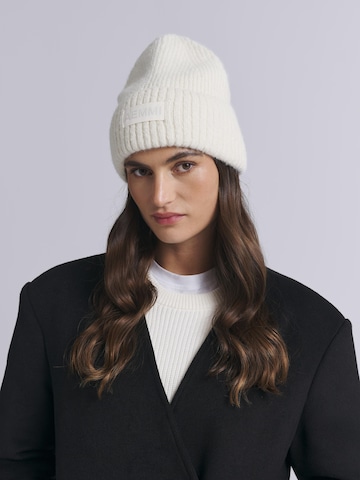 AEMMI Čepice 'MOHAIR AND WOOL BLEND BEANIE' – bílá