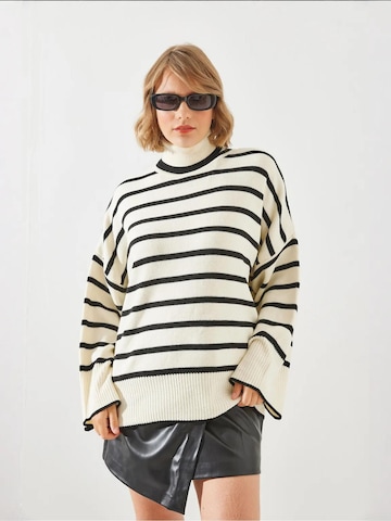 Pullover extra large di Bianco Lucci in beige: frontale