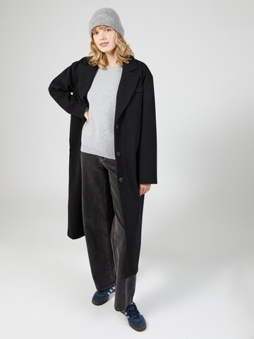 PIECES Between-seasons coat in Black