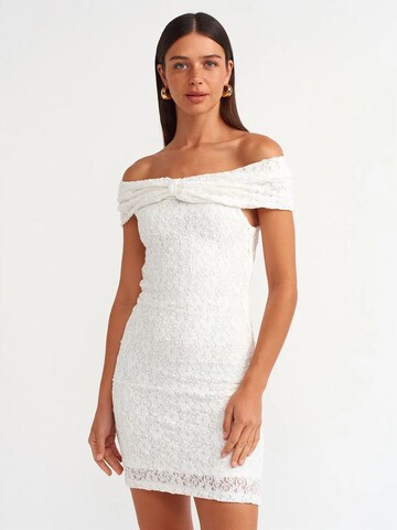 Dilvin - Vestido em branco: frente