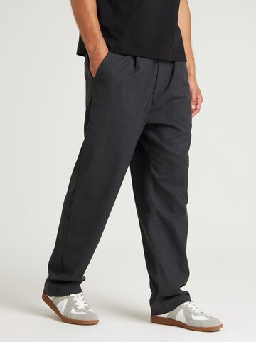 CHASIN' Loosefit Hose 'State.L Wave' in Grau