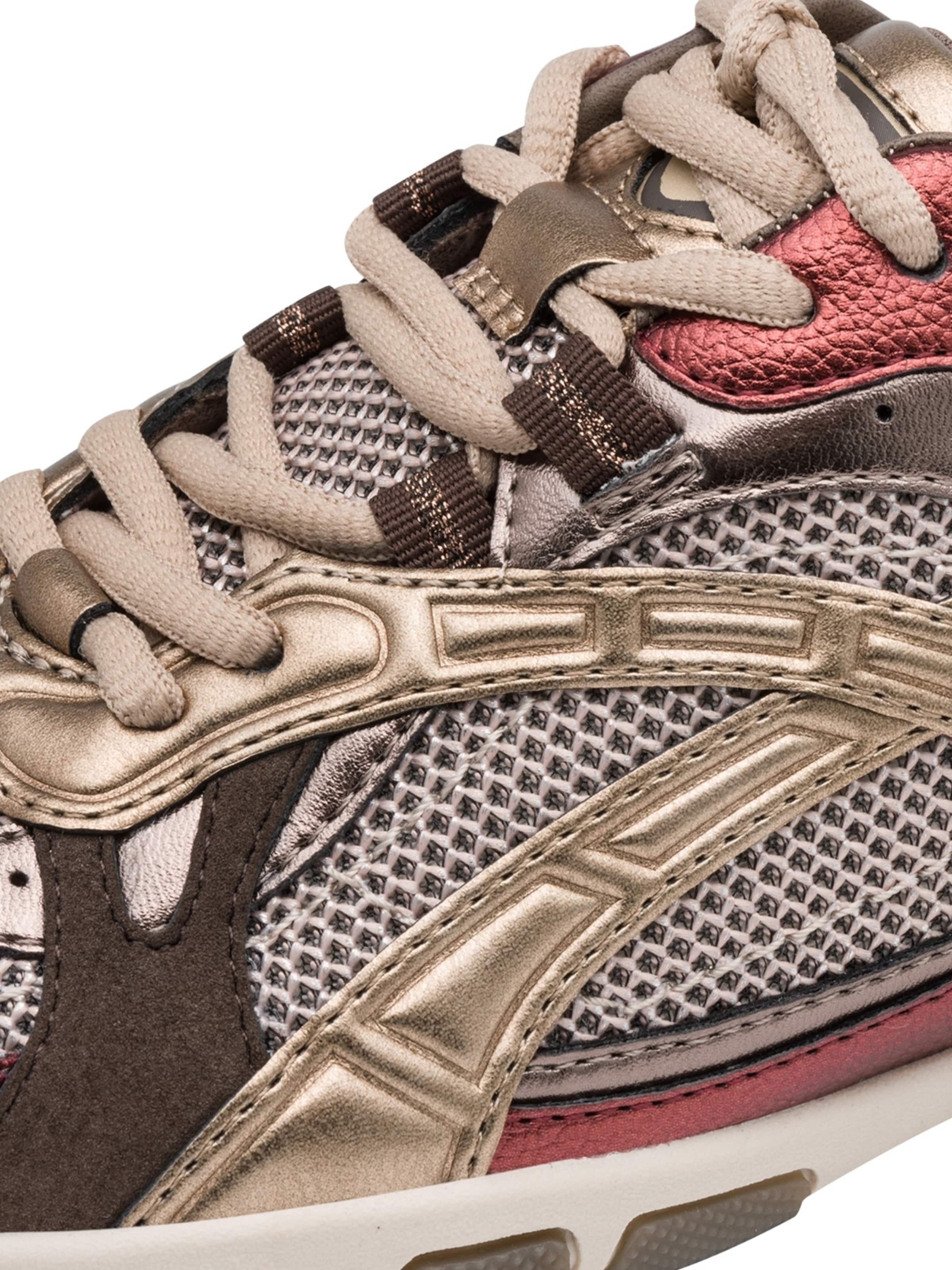 Baskets basses Tamaris en bronze