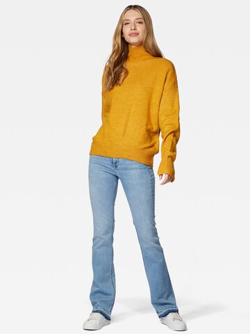 Mavi Sweater in Yellow