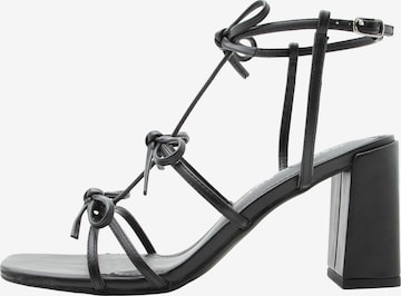 juoda STEVE MADDEN Basutės su dirželiais 'Lovelyy': priekis