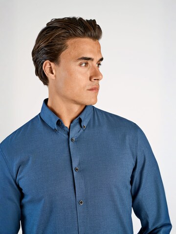 Regular fit Camicia di Lindbergh in blu