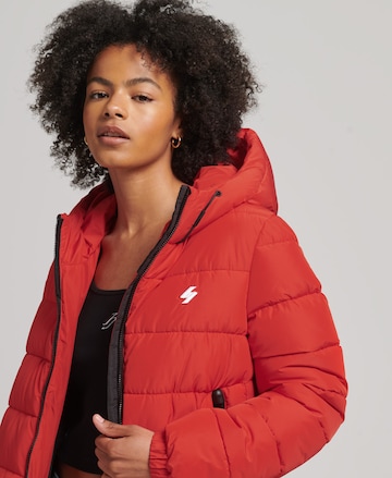 Superdry - Chaqueta de invierno en rojo