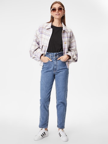 regular Jeans 'Lynn' di ABOUT YOU in blu