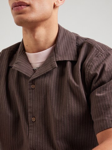 Abercrombie & Fitch Regular fit Πουκάμισο σε καφέ