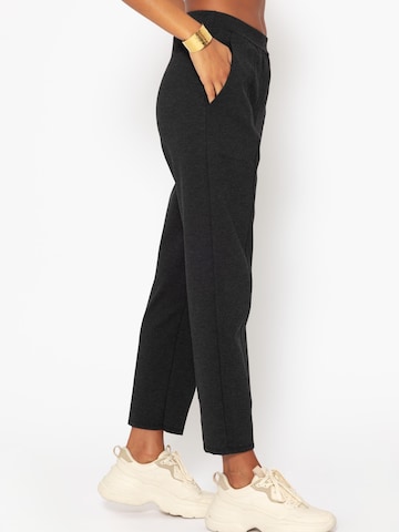 SASSYCLASSY Regular Chinohose‌‌ in Grau