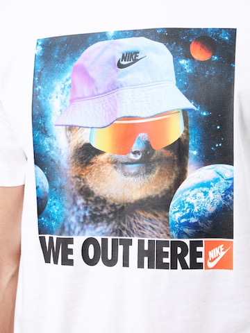 Nike Sportswear Μπλουζάκι 'OC Photo 1' σε λευκό