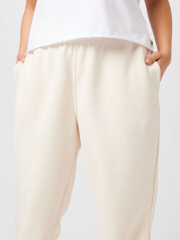 Tapered Pantaloni 'Adicolor Essentials ' de la ADIDAS ORIGINALS pe alb