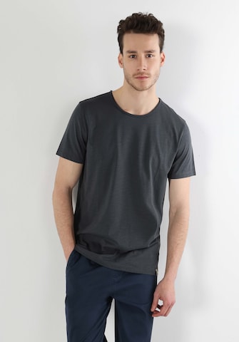 Colin's Shirt in Grey: front