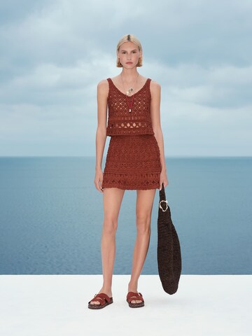 Top di Marks & Spencer in marrone