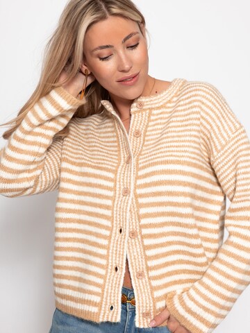 SASSYCLASSY Strickjacke in Beige