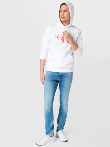 Calvin Klein Jeans Sweatshirt 'Essentials' i hvid