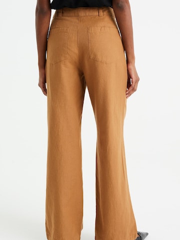 WE Fashion Loose fit Pleat-front trousers in Brown