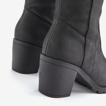 LASCANA Stiefel in Schwarz