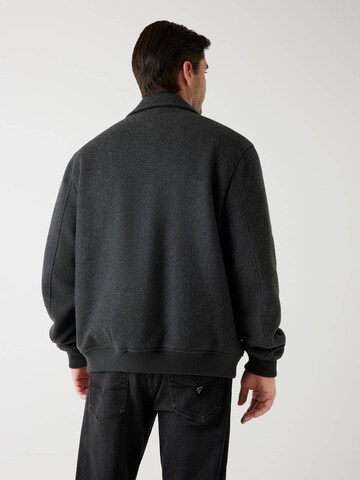 GUESS Between-Season Jacket in Grey