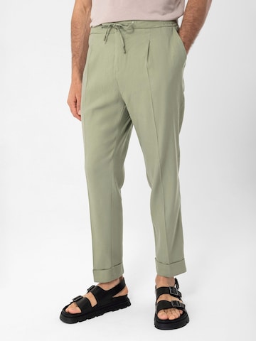 Antioch Regular Trousers in Green: front