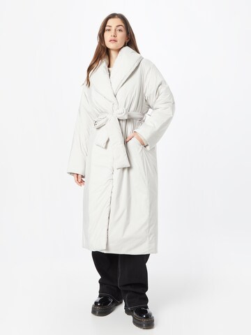 WEEKDAY Winter Coat 'Zyan' in White: front