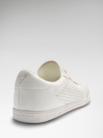 GUESS Sneaker in Weiß
