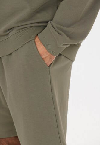 NOU Loose fit Workout Pants 'Regester V2' in Green