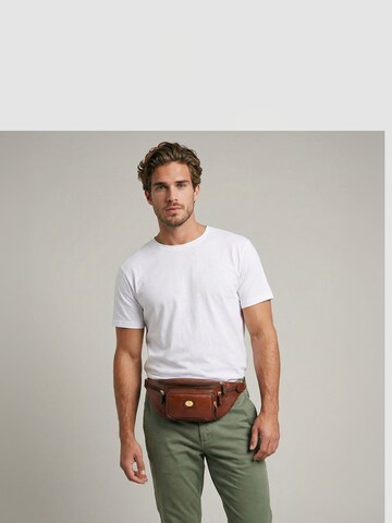 The Bridge Belt bag in Brown