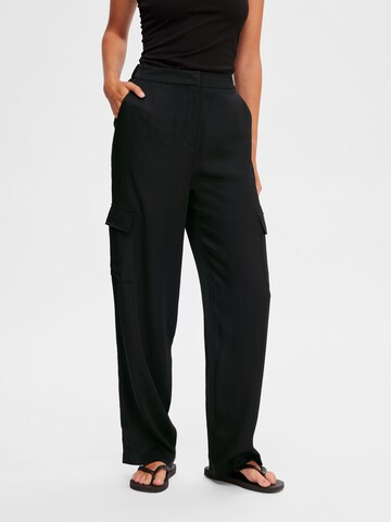 SELECTED FEMME Loosefit Cargohose in Schwarz: predná strana