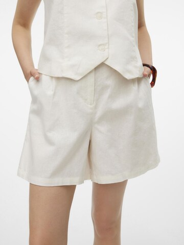 Loosefit Pantalon 'May' VERO MODA en blanc
