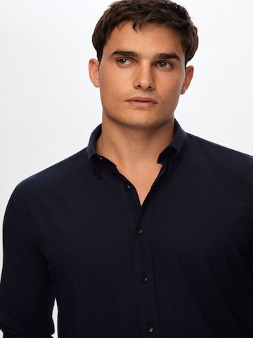 D’S Damat Shirt in Blue: front