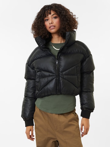Trendyol Zimní bunda – černá: přední strana