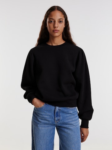 EDITED Sweatshirt 'Tamy' in Zwart: voorkant