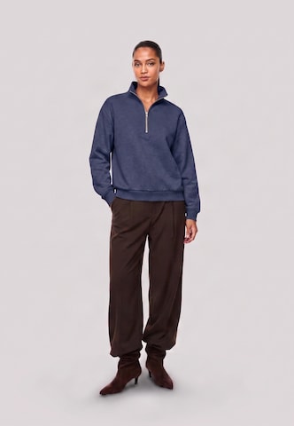 Urban Classics Sweatshirt in Blauw: voorkant