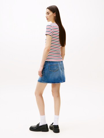 Tommy Jeans Μπλουζάκι 'ESSENTIAL' σε λευκό
